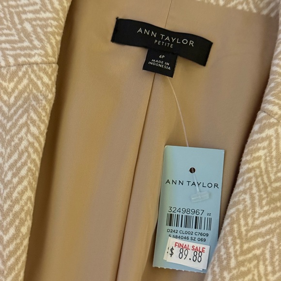 NWT/ Ann Taylor Beige Herringbone Blazer - Picture 4 of 6